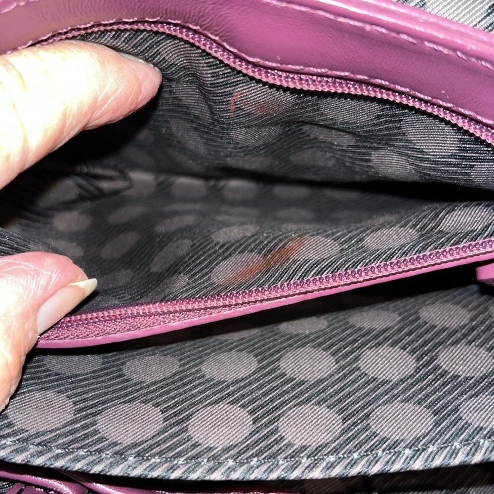 Vince Camuto   Quilted Shoulder/Crossbody bag  purple leather goldtone hardware - Picture 16 of 17